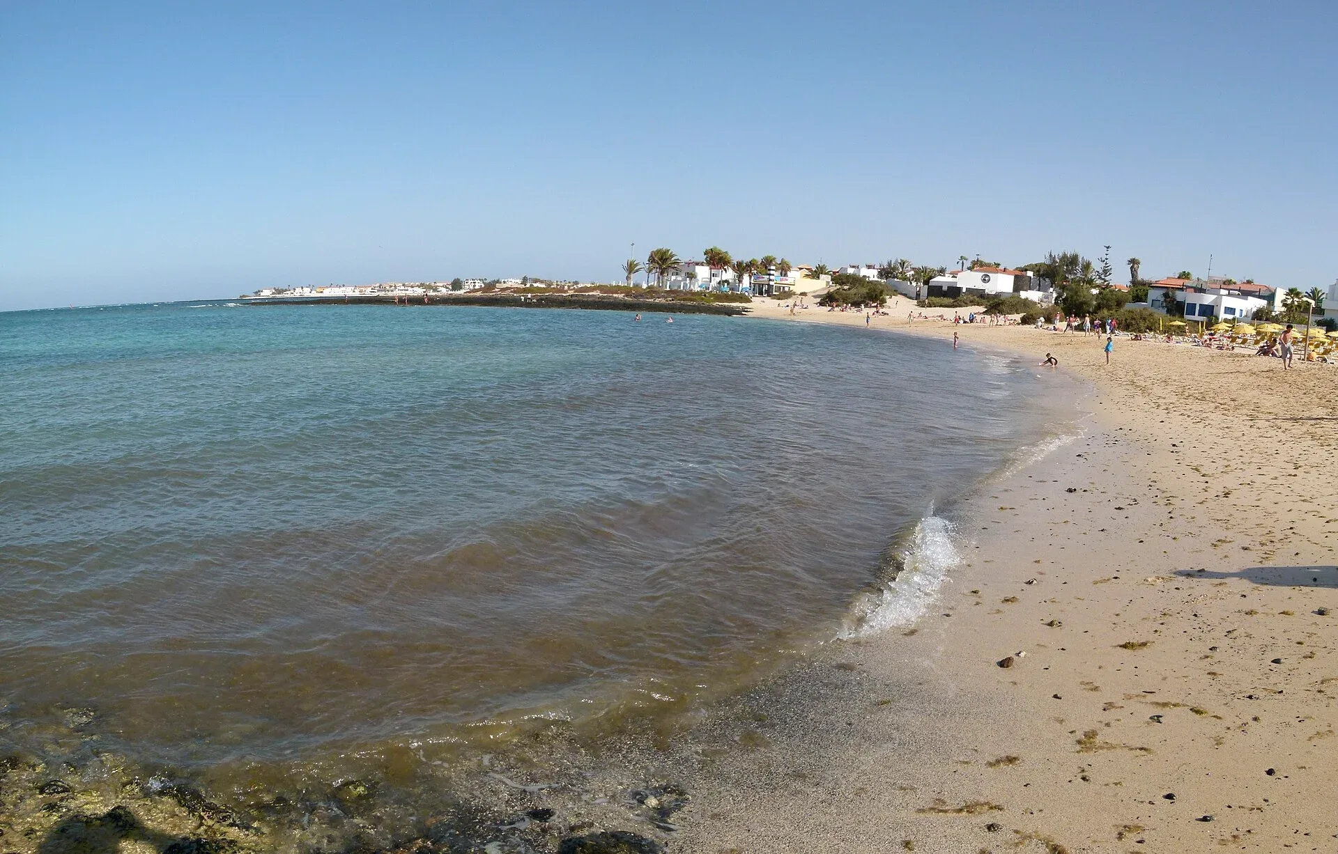 Corralejo beach, Fuerteventura — صورة حقيقية للمنطقة، وليست صورة لأماكن إقامة المخيم